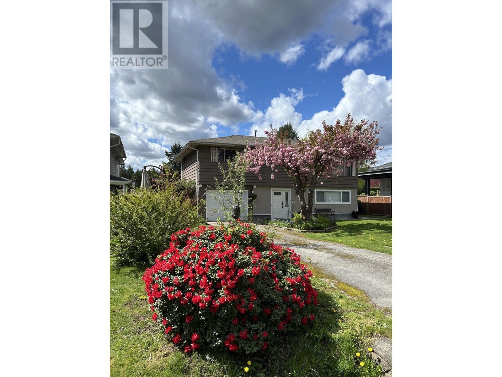 3745 Cedar Drive, Port Coquitlam, British Columbia  V3B 3E1 - Photo 3 - R2991566