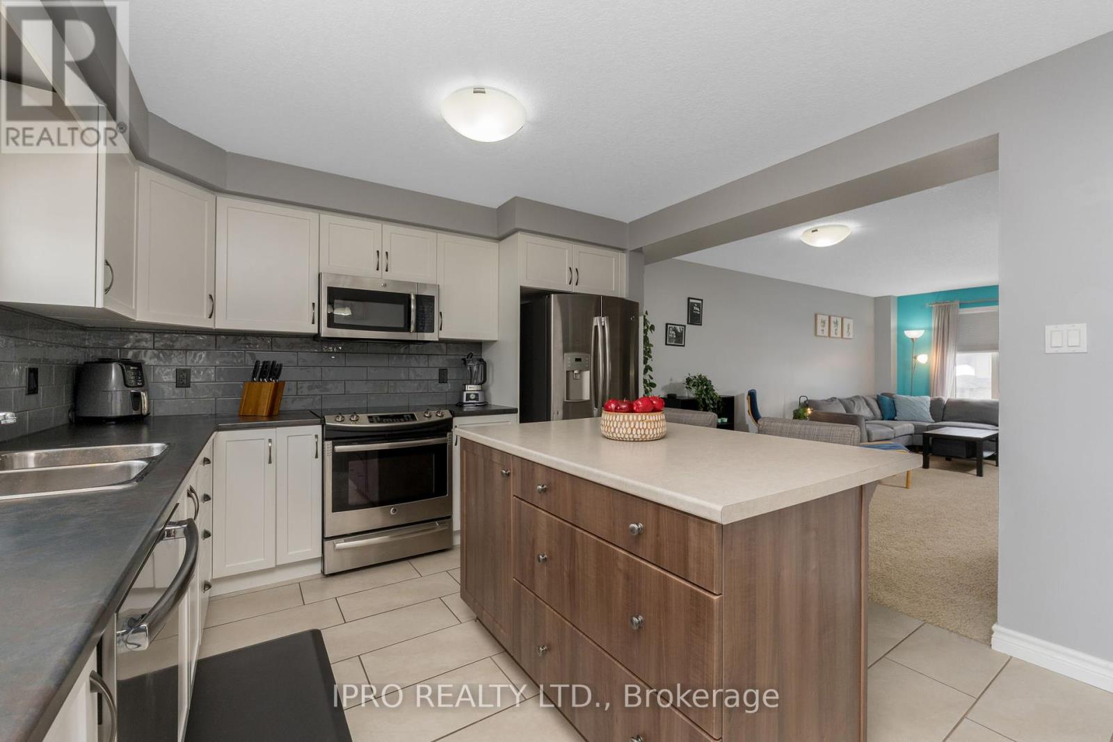 28 Taylor Drive, East Luther Grand Valley, Ontario  L9W 6P4 - Photo 13 - X12199277