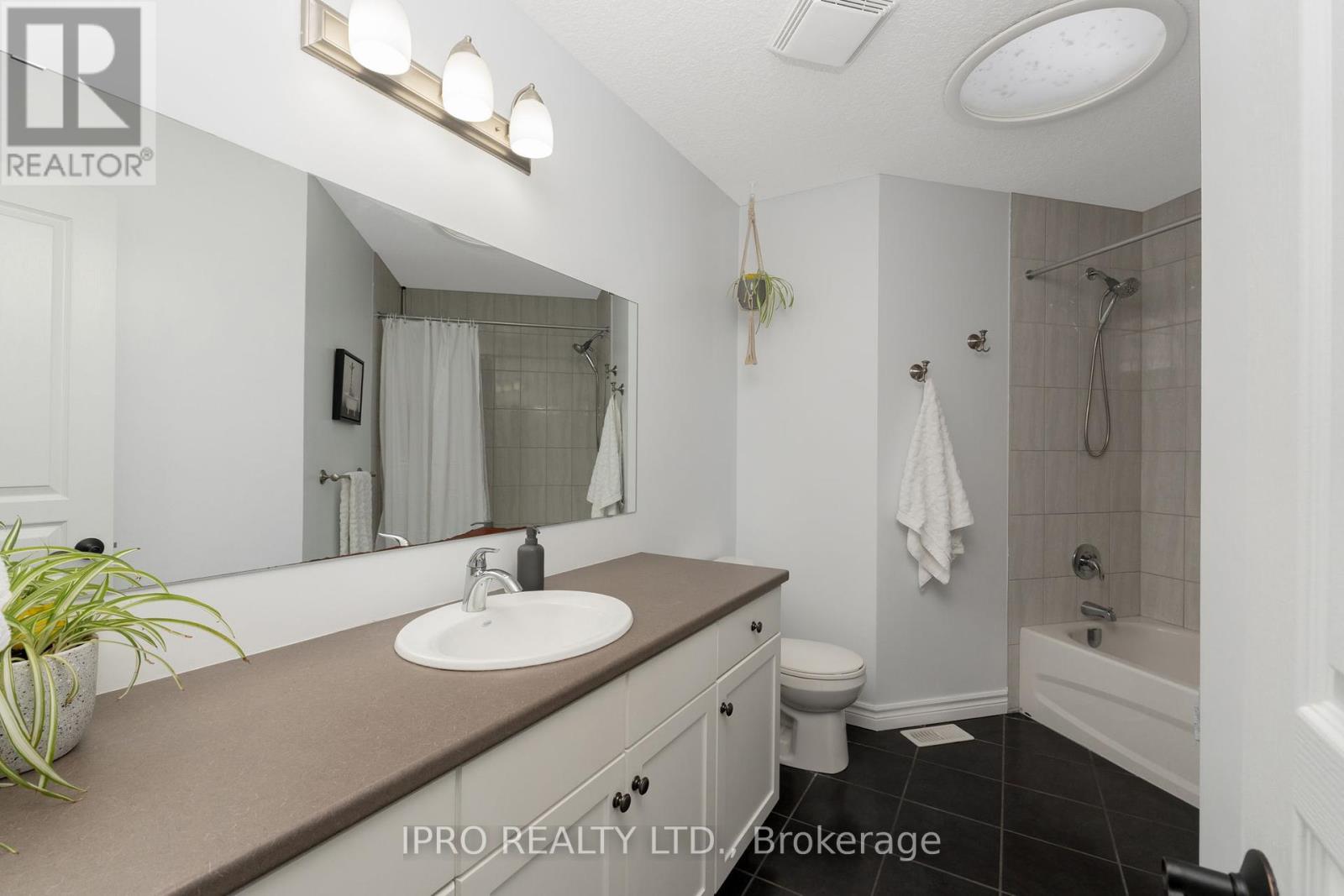 28 Taylor Drive, East Luther Grand Valley, Ontario  L9W 6P4 - Photo 24 - X12199277