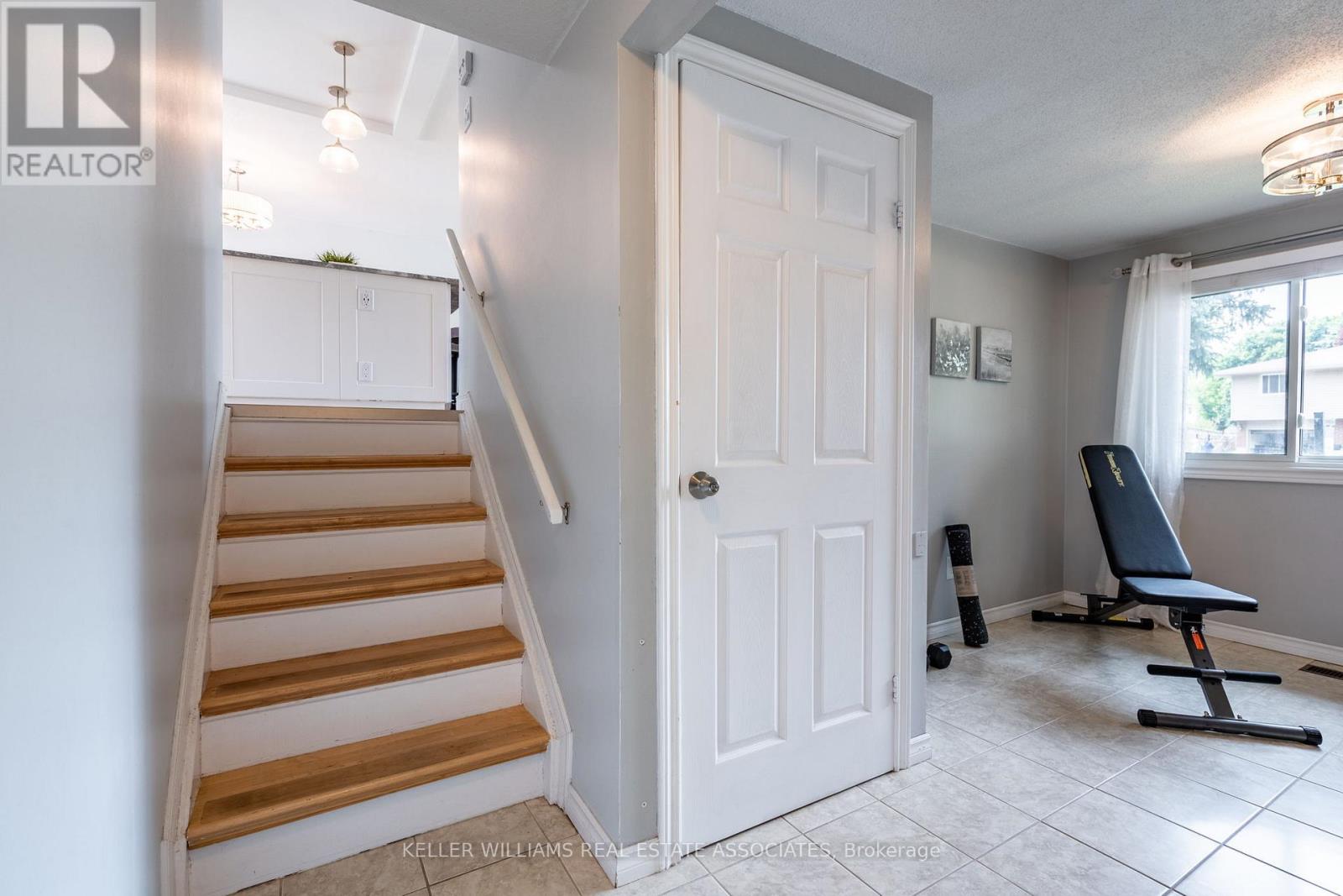 7 Michael Place, Guelph (Willow West/sugarbush/west Acres), Ontario  N1H 6R9 - Photo 29 - X12199306