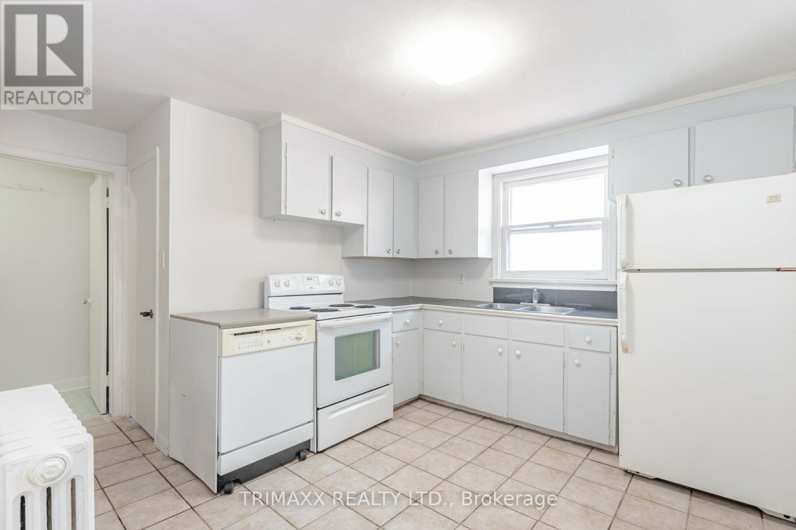 62 Pine Street N, Thorold, Ontario  L2V 2N9 - Photo 8 - X12199373