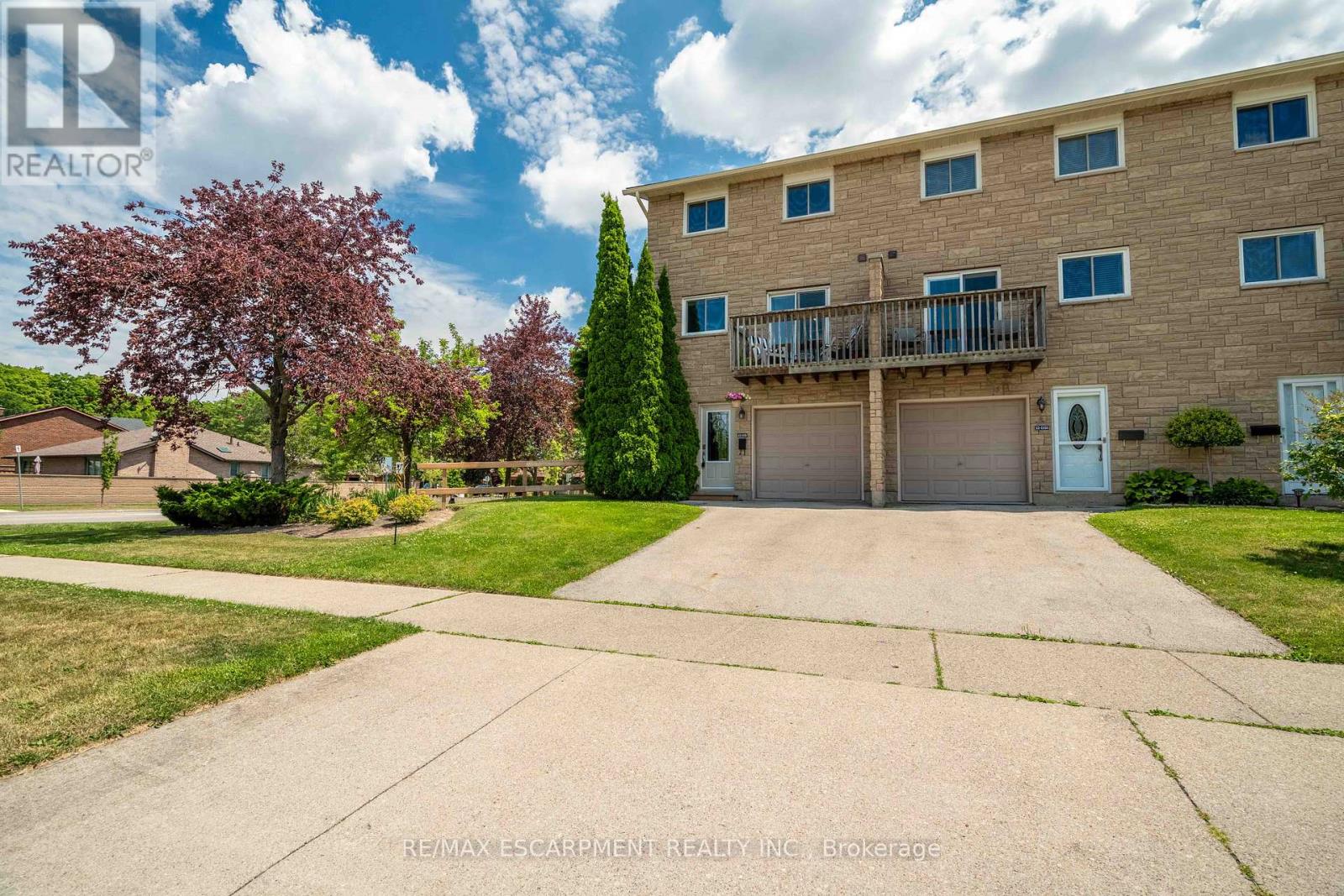 13 - 1155 Paramount Drive, Hamilton (Stoney Creek), Ontario  L8J 2N1 - Photo 3 - X12199503