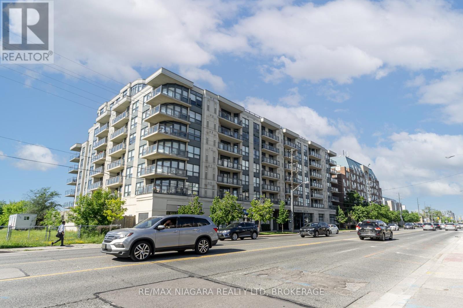 313 - 872 Sheppard Avenue W, Toronto, Ontario  M3H 5V5 - Photo 2 - C12199587