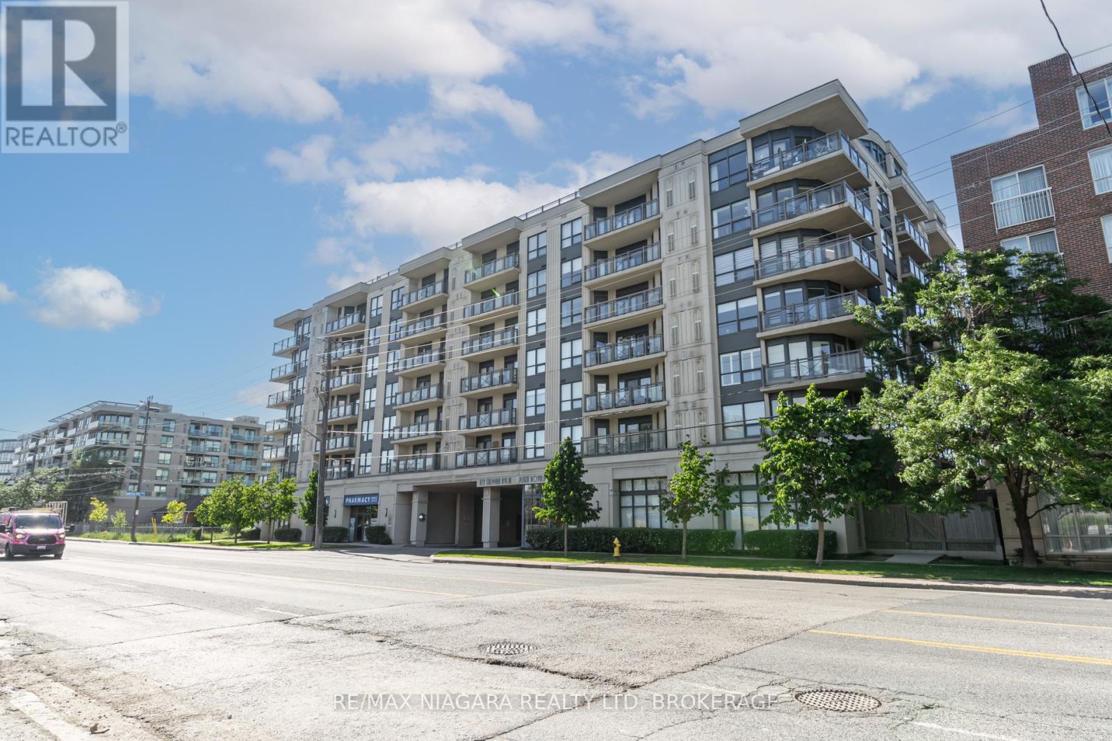 313 - 872 Sheppard Avenue W, Toronto (Bathurst Manor), Ontario  M3H 5V5 - Photo 3 - C12199587