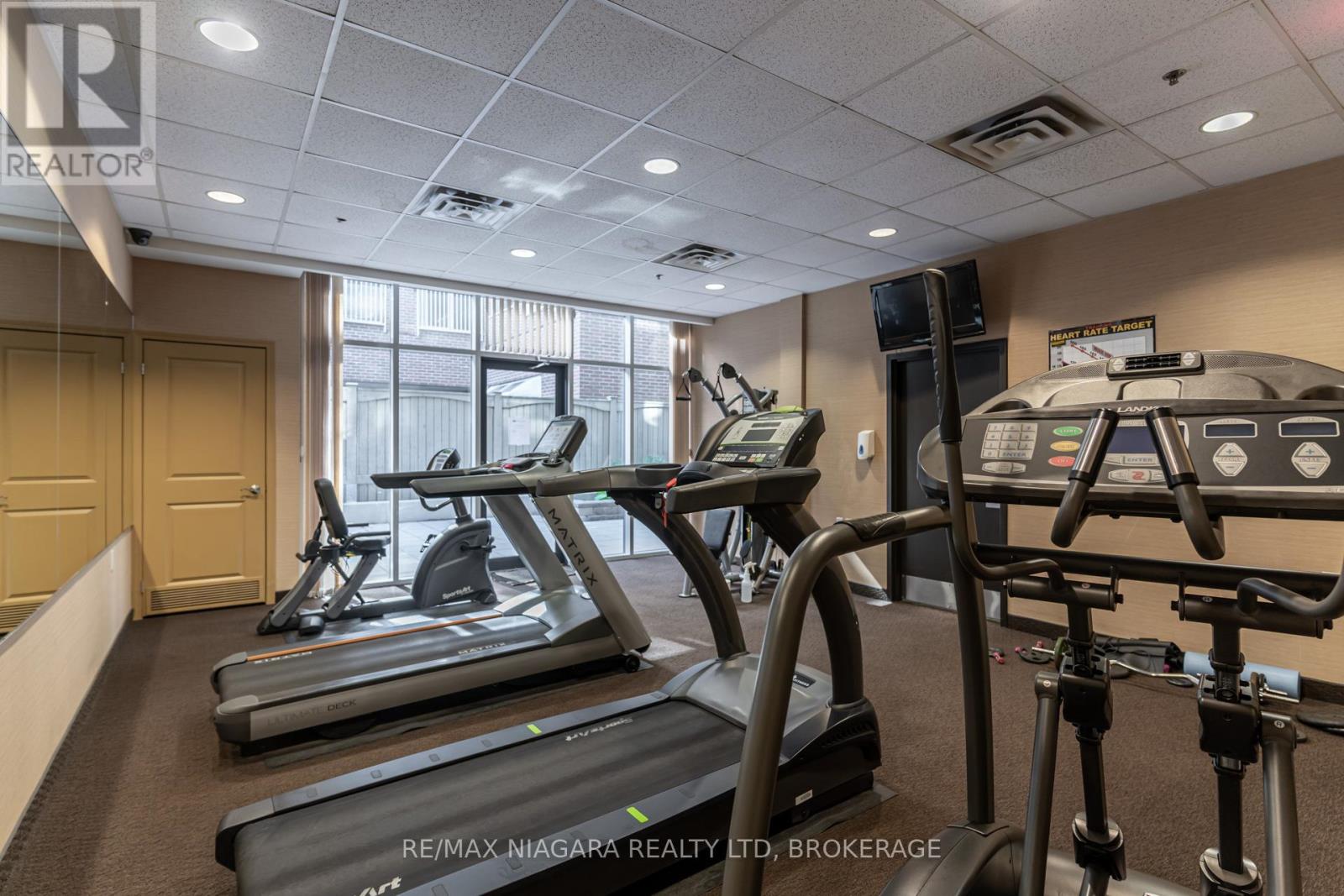 313 - 872 Sheppard Avenue W, Toronto, Ontario  M3H 5V5 - Photo 39 - C12199587