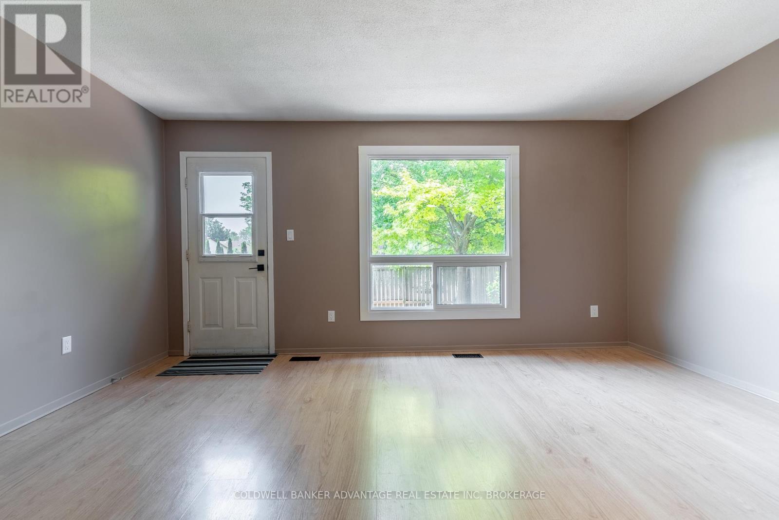 8 - 102 Silvan Drive, Welland, Ontario  L3C 6C3 - Photo 12 - X12199532