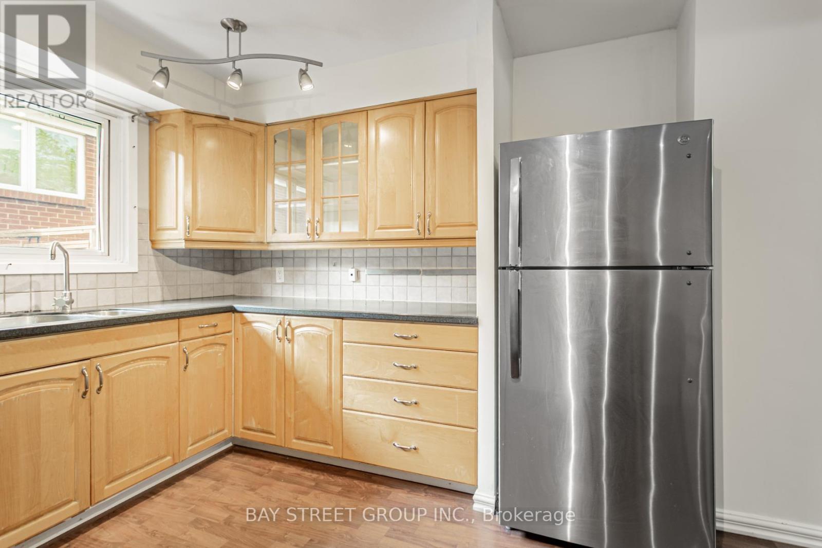 Upper - 3336 Ivernia Road, Mississauga (Applewood), Ontario  L4Y 3E8 - Photo 22 - W12199210