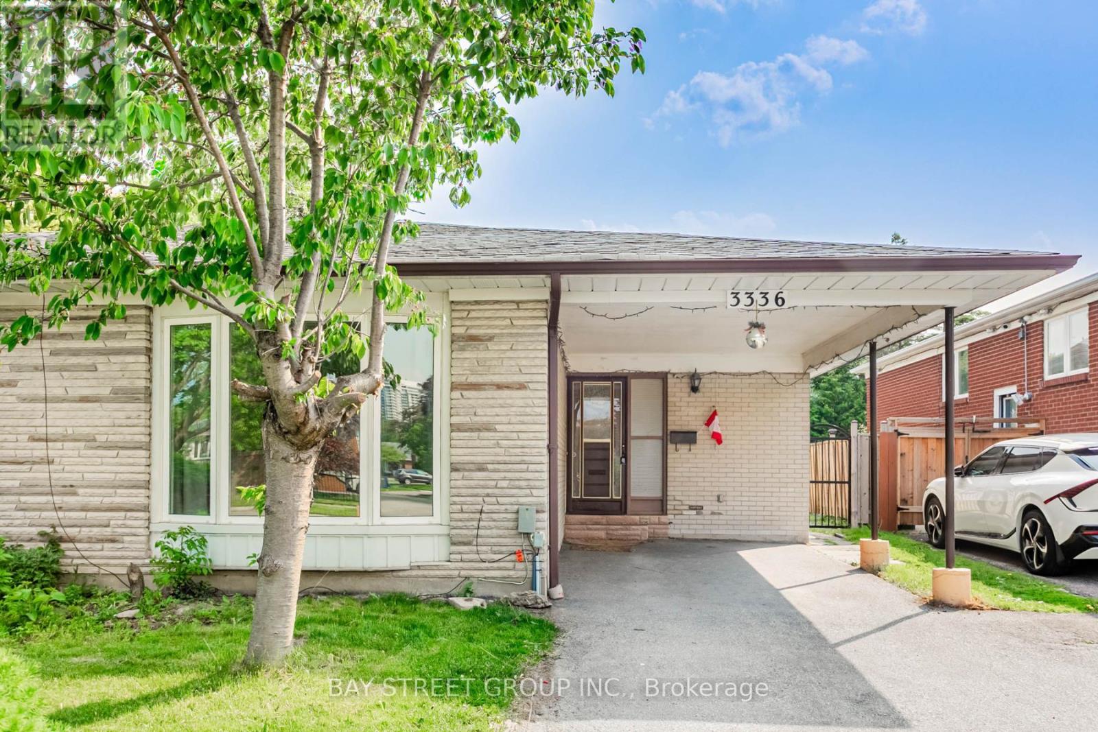 Upper - 3336 Ivernia Road, Mississauga (Applewood), Ontario  L4Y 3E8 - Photo 2 - W12199210