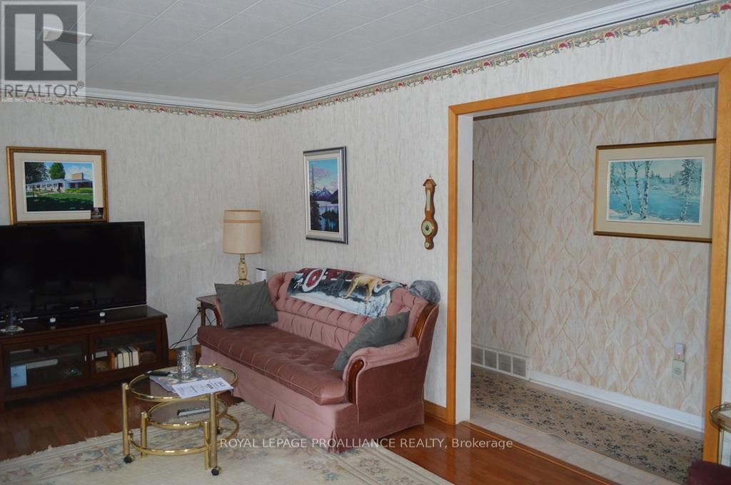 9 Parkview Heights, Quinte West, Ontario  K8V 5L9 - Photo 17 - X12194222