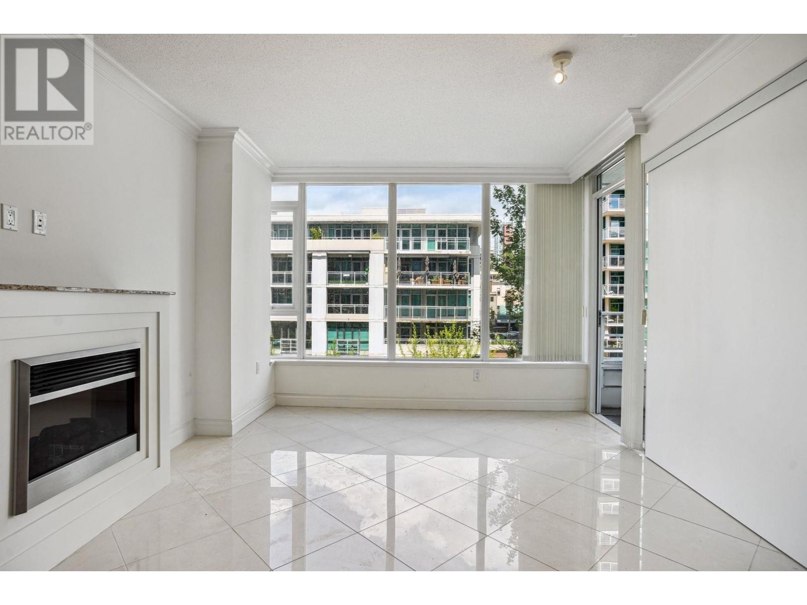 408 133 E Esplanade Avenue, North Vancouver, British Columbia  V7L 1A1 - Photo 2 - R3011894