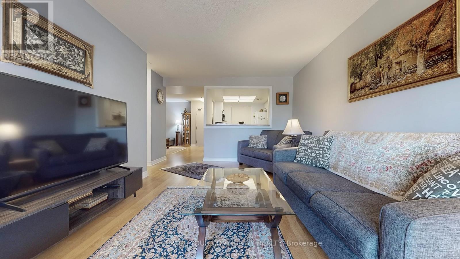 328 - 32 Clarissa Drive, Richmond Hill (Harding), Ontario  L4C 9R7 - Photo 7 - N12198405