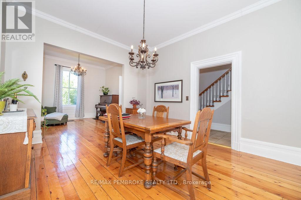 242 Supple Street, Pembroke, Ontario  K8A 3G9 - Photo 15 - X12199524
