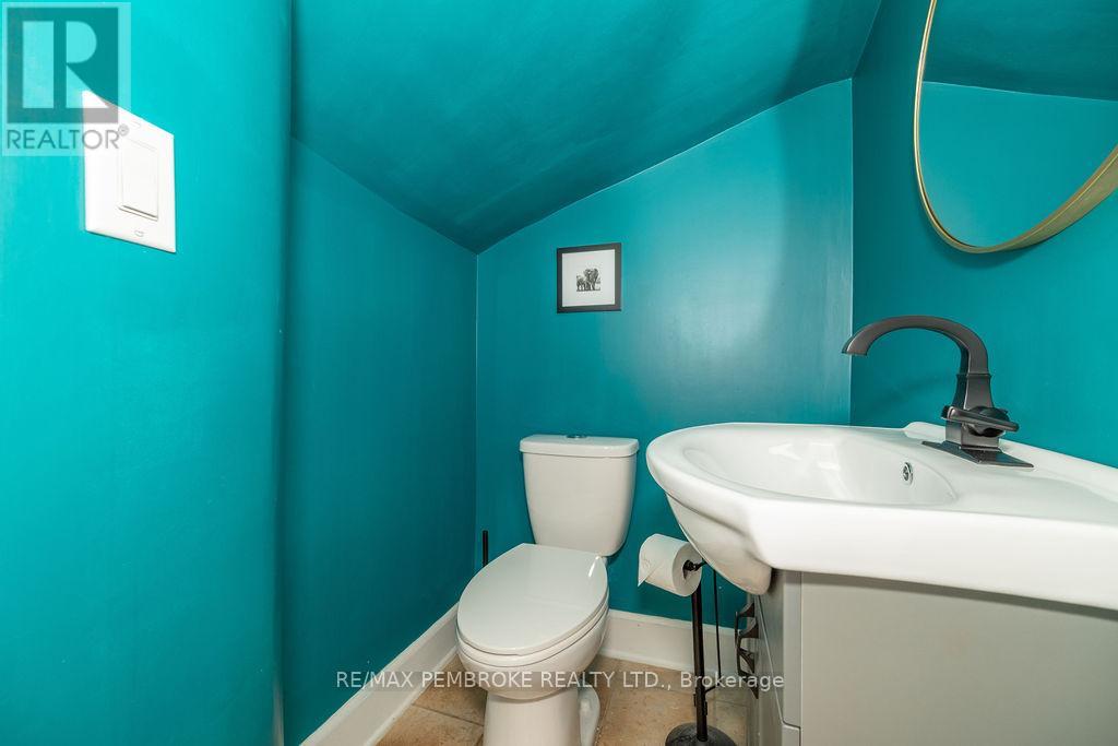 242 Supple Street, Pembroke, Ontario  K8A 3G9 - Photo 20 - X12199524
