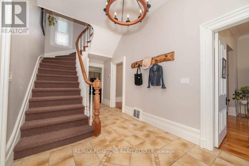 242 Supple Street, Pembroke, Ontario  K8A 3G9 - Photo 29 - X12199524