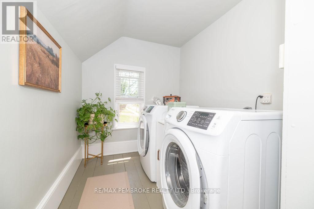 242 Supple Street, Pembroke, Ontario  K8A 3G9 - Photo 31 - X12199524