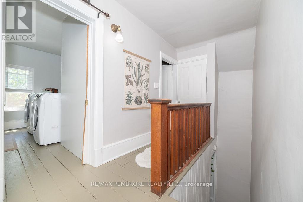 242 Supple Street, Pembroke, Ontario  K8A 3G9 - Photo 32 - X12199524