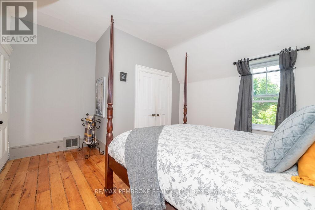 242 Supple Street, Pembroke, Ontario  K8A 3G9 - Photo 38 - X12199524