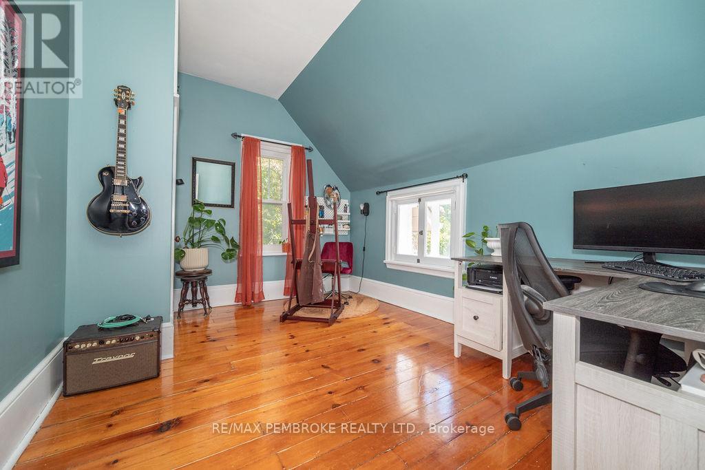 242 Supple Street, Pembroke, Ontario  K8A 3G9 - Photo 41 - X12199524