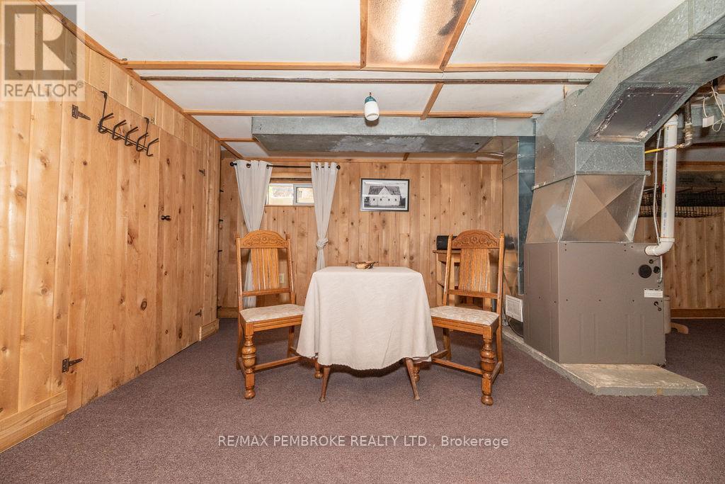 242 Supple Street, Pembroke, Ontario  K8A 3G9 - Photo 44 - X12199524