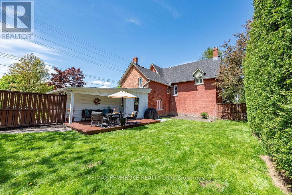 242 Supple Street, Pembroke, Ontario  K8A 3G9 - Photo 46 - X12199524