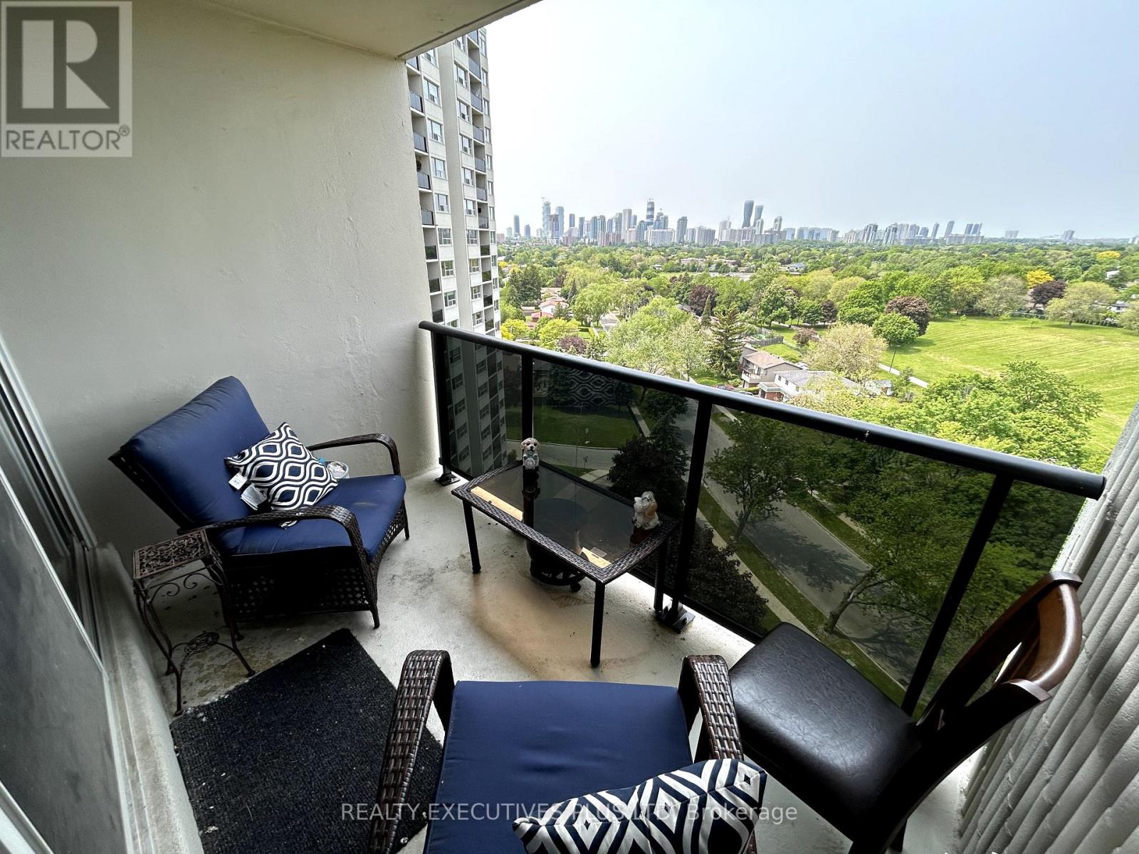 1203 - 530 Lolita Gardens, Mississauga, Ontario  L5A 3T2 - Photo 16 - W12199133