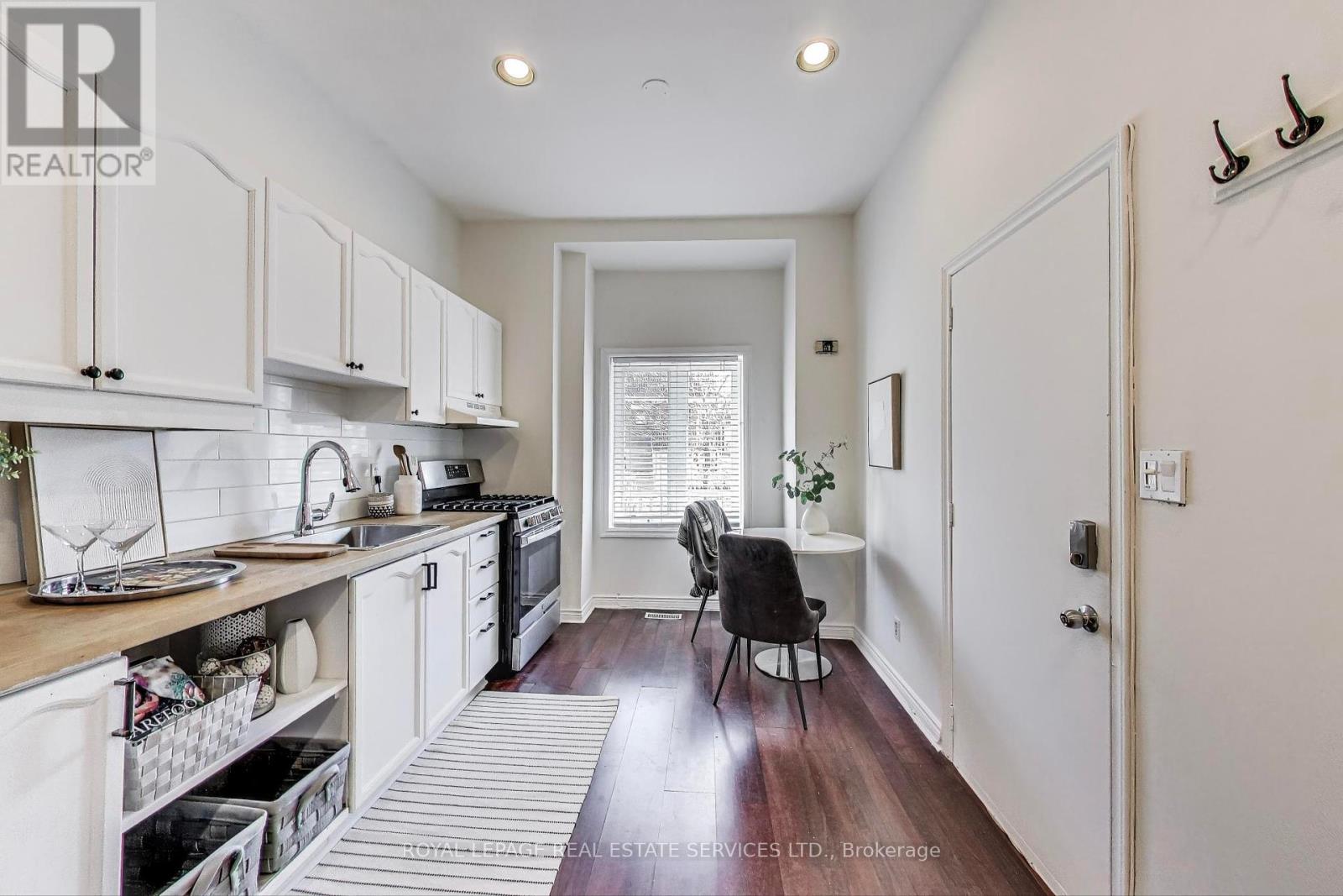 Main Floor - 478 Indian Grove, Toronto, Ontario  M6P 2B9 - Photo 5 - W12199241