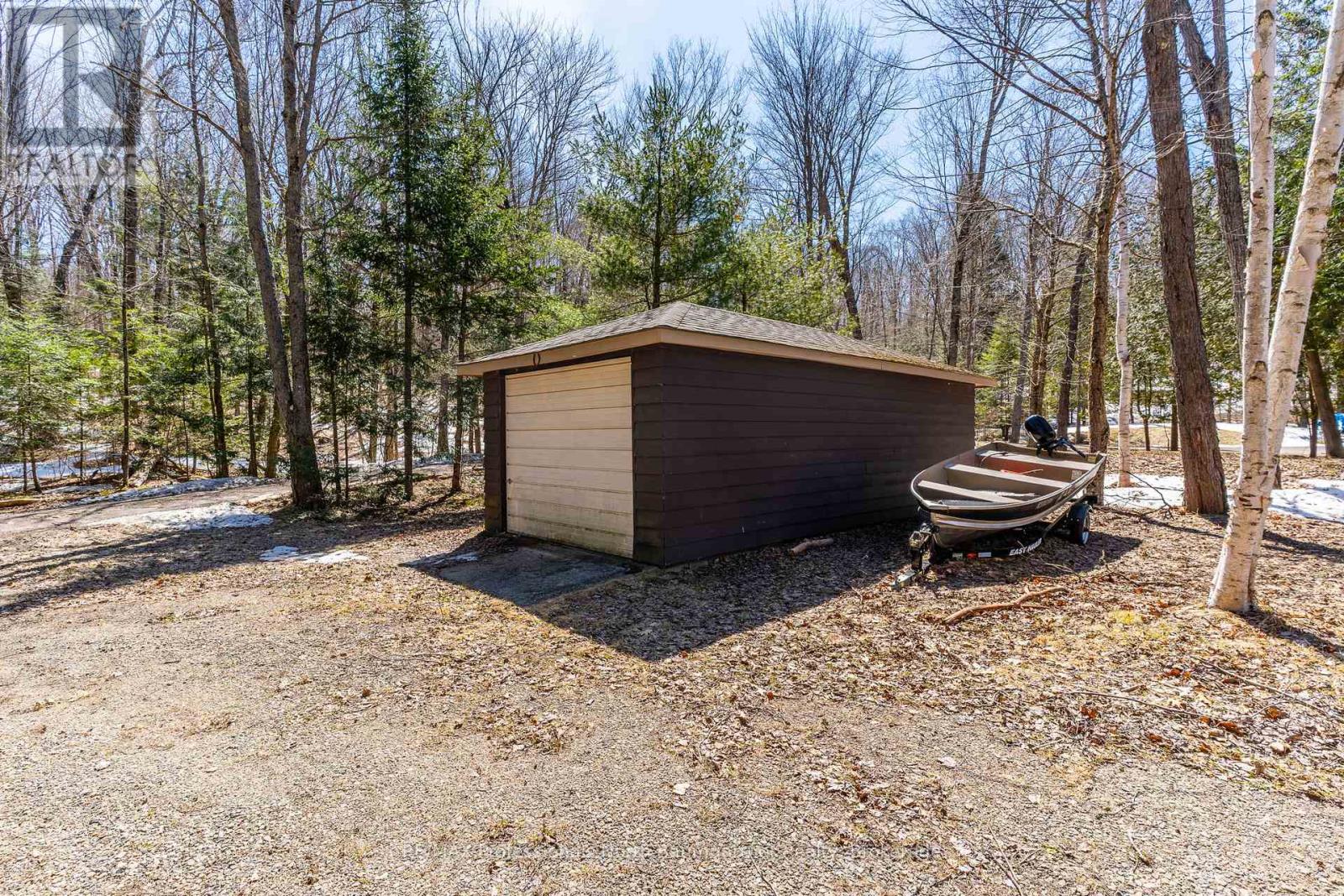1088 Gravel Pit Drive, Minden Hills, Ontario  K0M 2K0 - Photo 30 - X12199617