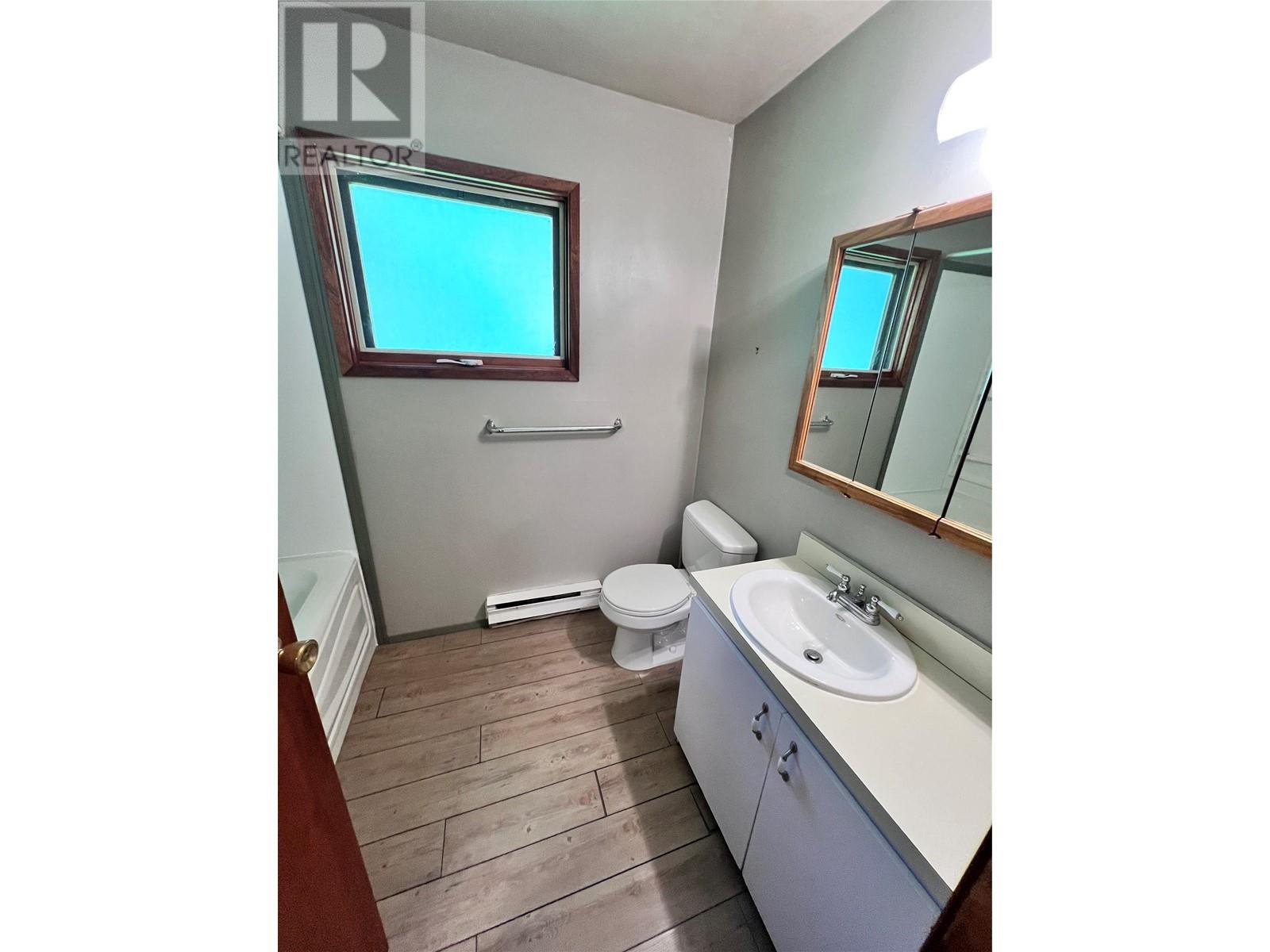 44 Hollingsworth Road, Cherryville, British Columbia  V0E 2G3 - Photo 11 - 10350996