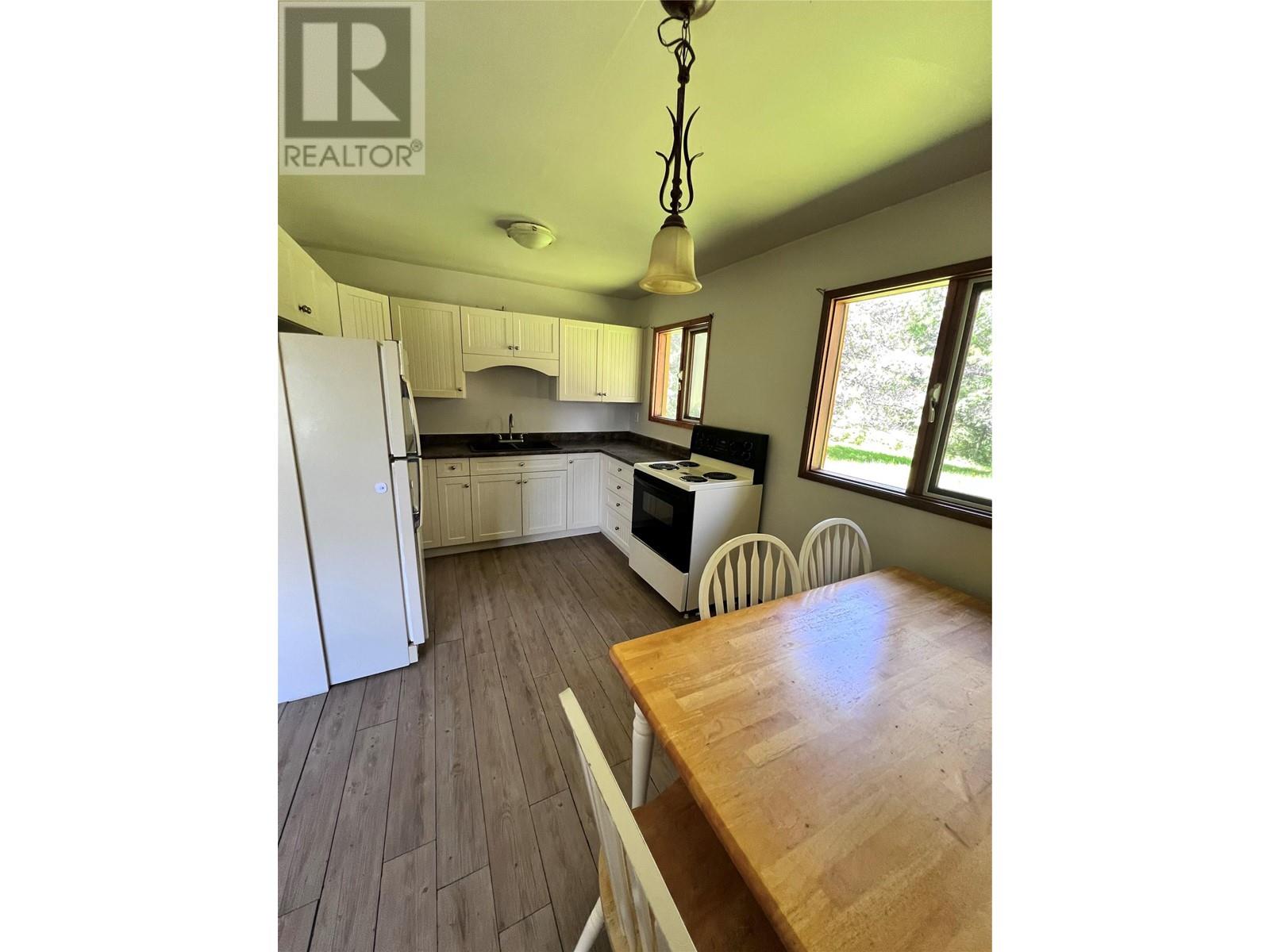 44 Hollingsworth Road, Cherryville, British Columbia  V0E 2G3 - Photo 4 - 10350996