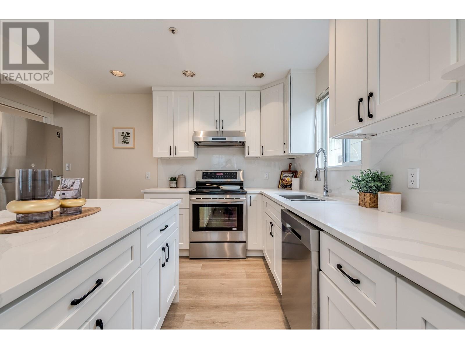5433 LANARK STREET, Vancouver, British Columbia