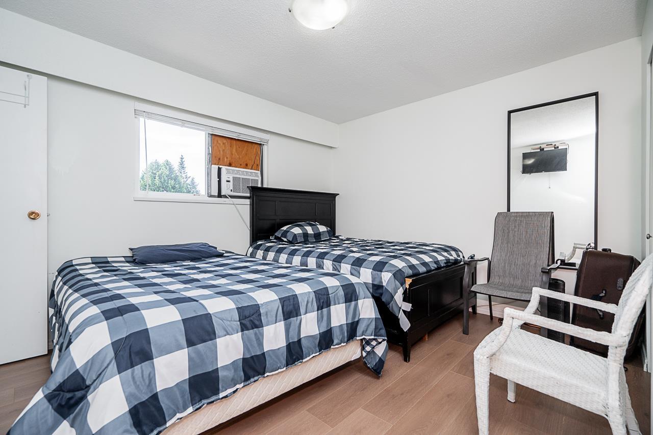 13728 Blackburn Avenue, White Rock, British Columbia  V4B 2Y8 - Photo 13 - R3011882