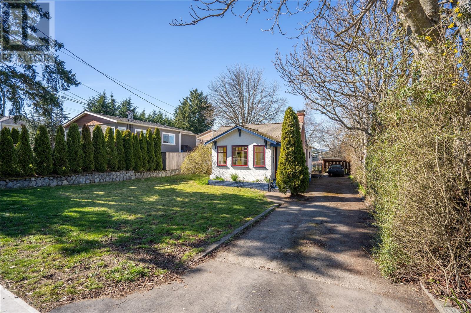 Property at 3228 Seaton St image 2