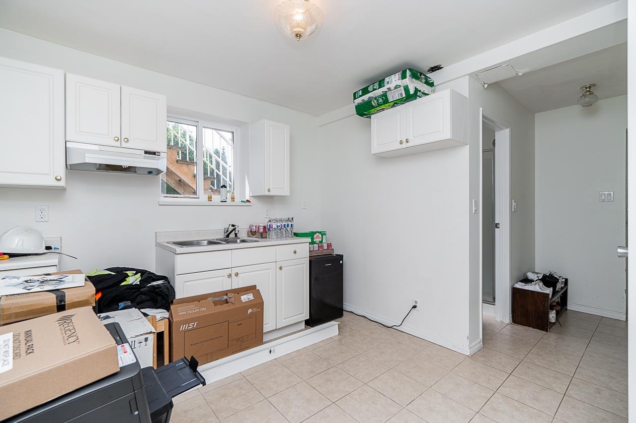 13728 Blackburn Avenue, White Rock, British Columbia  V4B 2Y8 - Photo 18 - R3011882