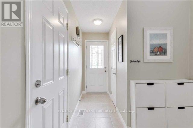 86 Collins Crescent, Brampton, Ontario  L6V 3N1 - Photo 3 - W12192983