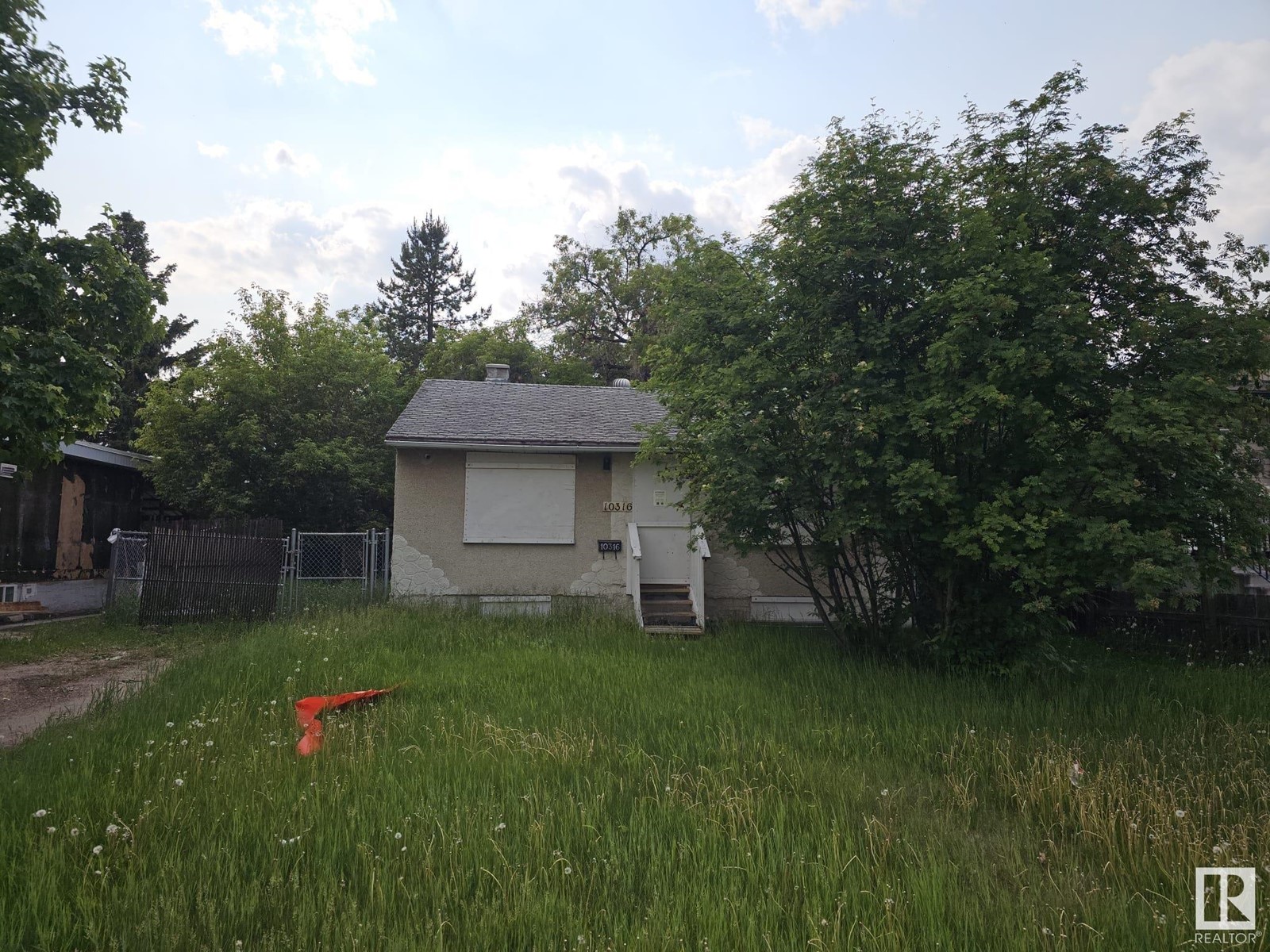 Property at 10316 160 ST NW image 1
