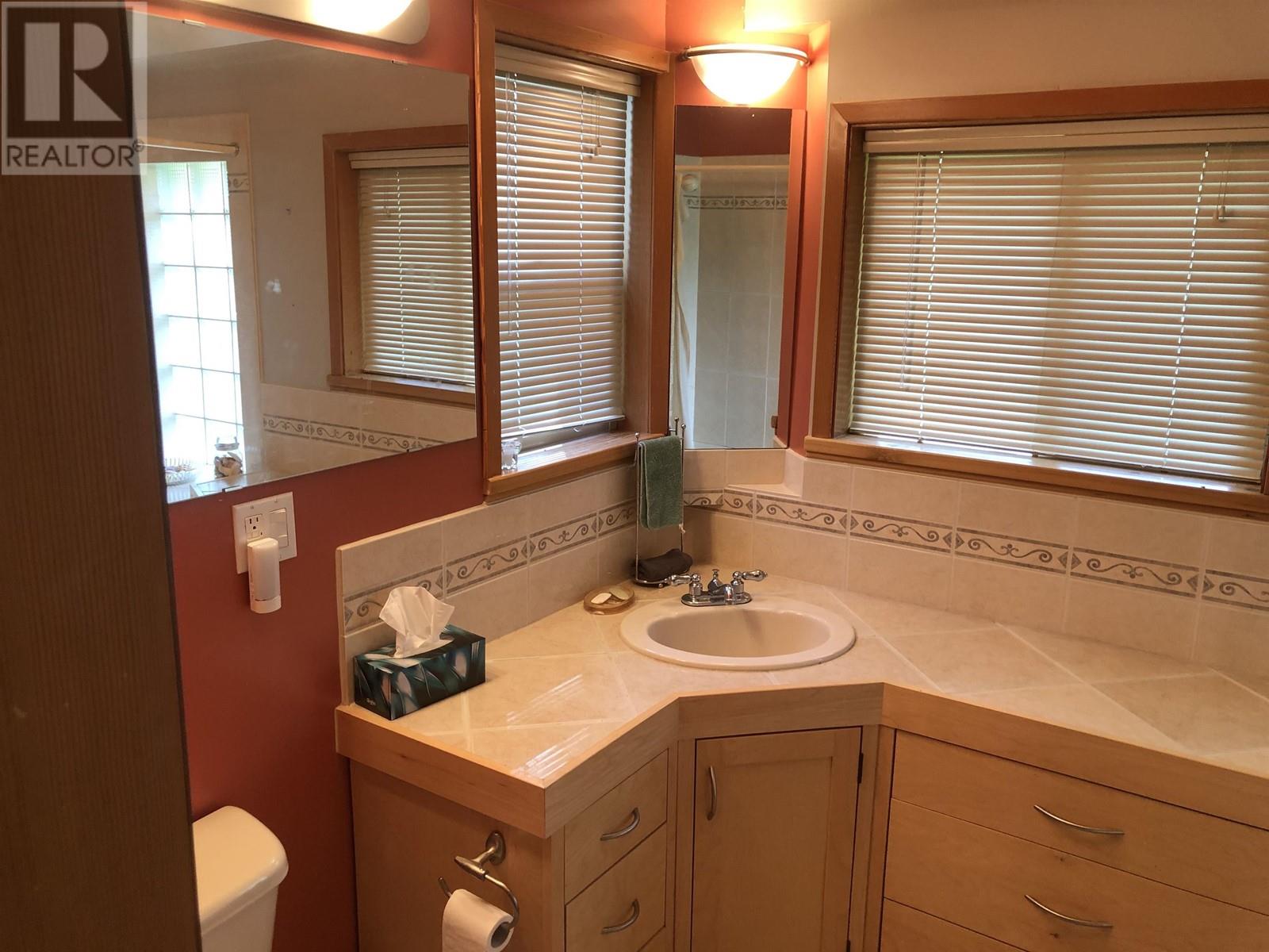 3538 Sellars Road, 100 Mile House, British Columbia  V0K 1M0 - Photo 16 - R3008945