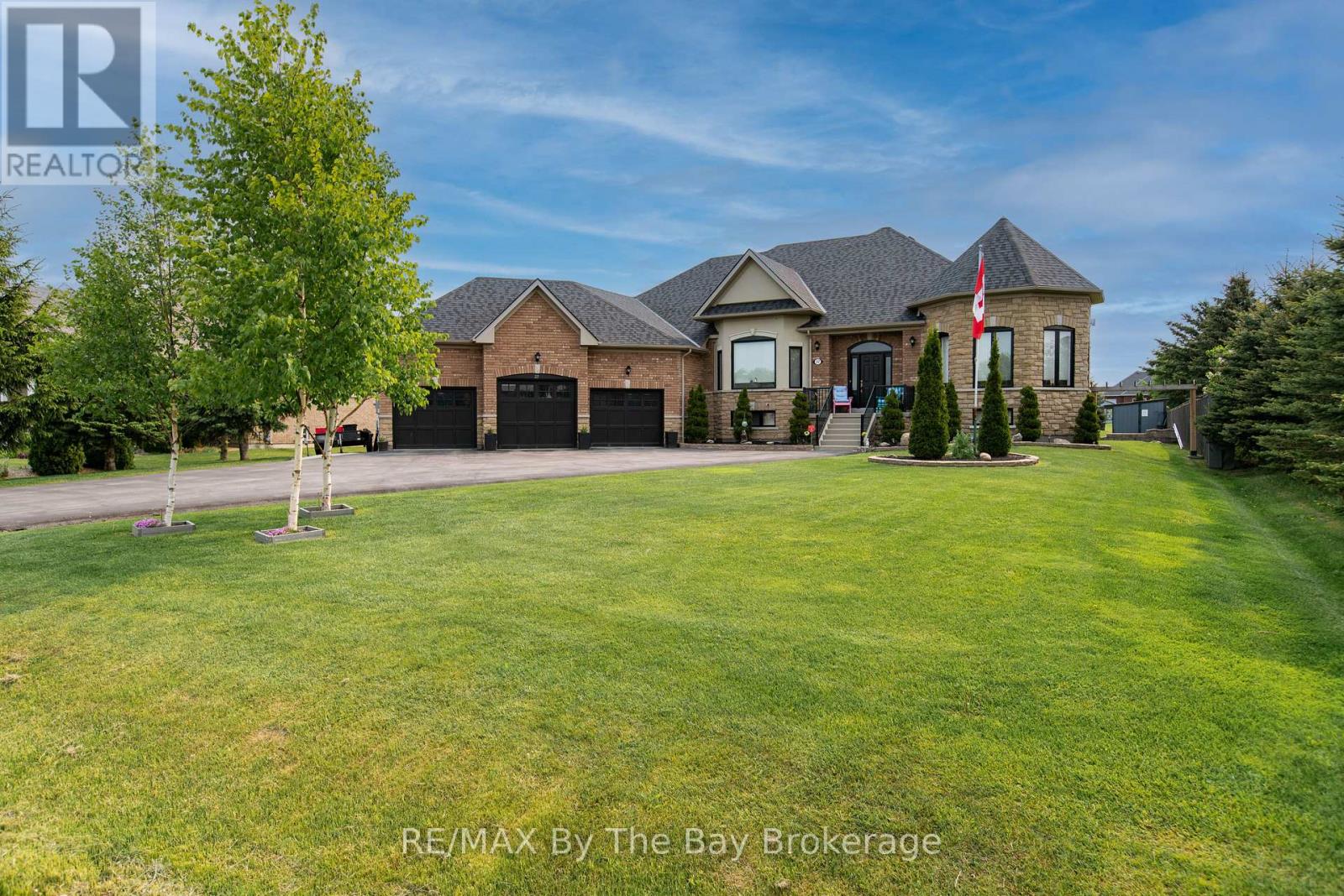 37 Walnut Drive, Wasaga Beach, Ontario  L9Z 0A8 - Photo 10 - S12006924