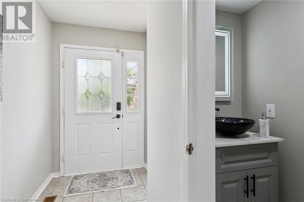 Property at 2046 GLENHAMPTON Road image 5
