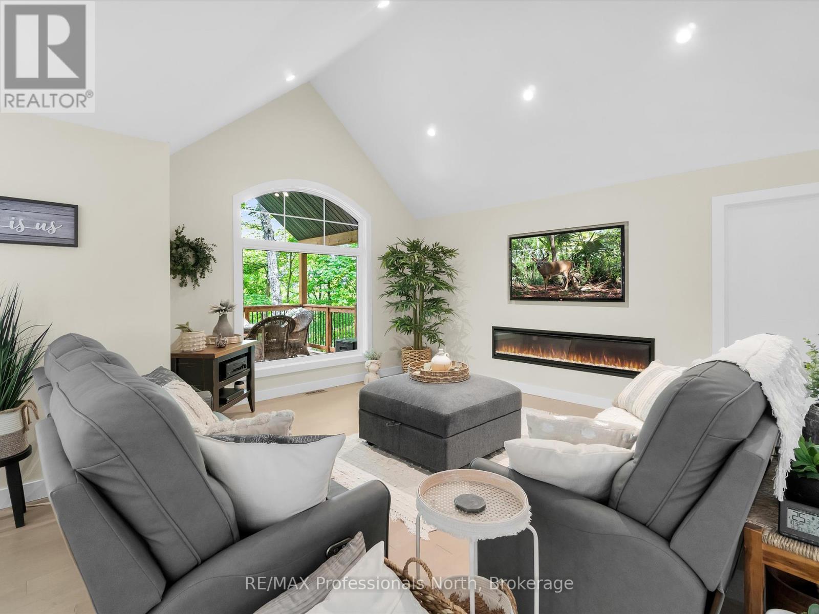 1333 Walker Lake Drive, Lake Of Bays, Ontario  P1H 2J6 - Photo 14 - X12044688