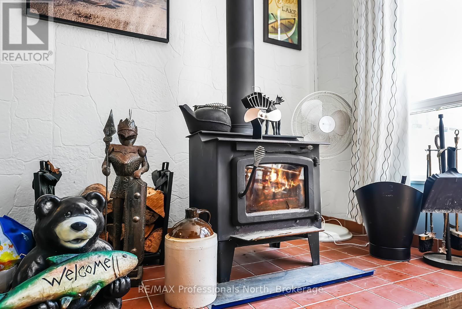 1025 Manitou Road, Dysart Et Al (Dysart), Ontario  K0M 1S0 - Photo 10 - X12088091