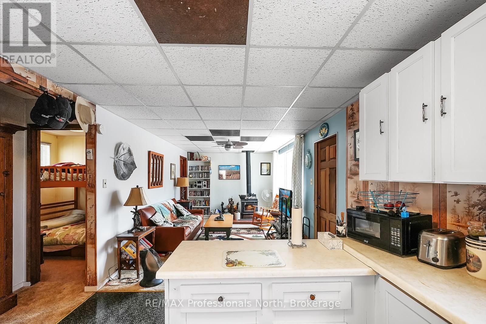 1025 Manitou Road, Dysart Et Al (Dysart), Ontario  K0M 1S0 - Photo 4 - X12088091