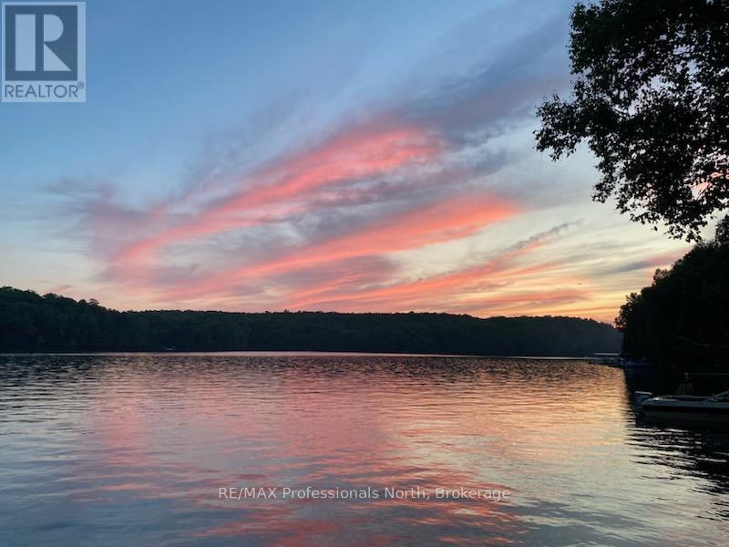 1025 Manitou Road, Dysart Et Al (Dysart), Ontario  K0M 1S0 - Photo 19 - X12088091