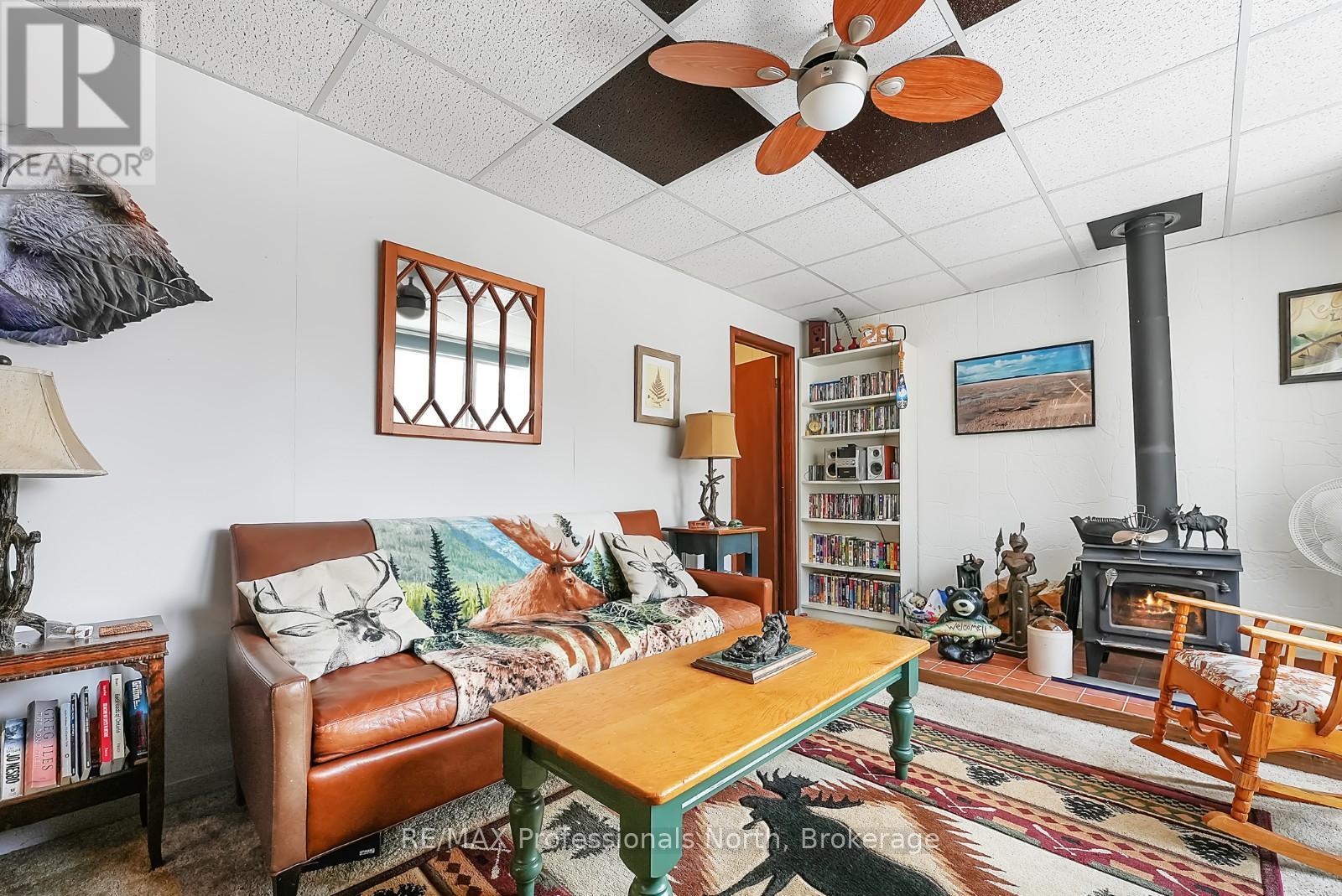 1025 Manitou Road, Dysart Et Al (Dysart), Ontario  K0M 1S0 - Photo 8 - X12088091