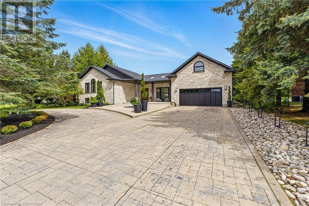 Property at 98 MANNHEIM Crescent image 4
