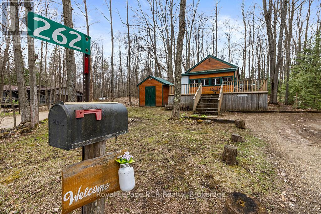 262 Canrobert Street, Grey Highlands, Ontario  N0C 1E0 - Photo 2 - X12128939