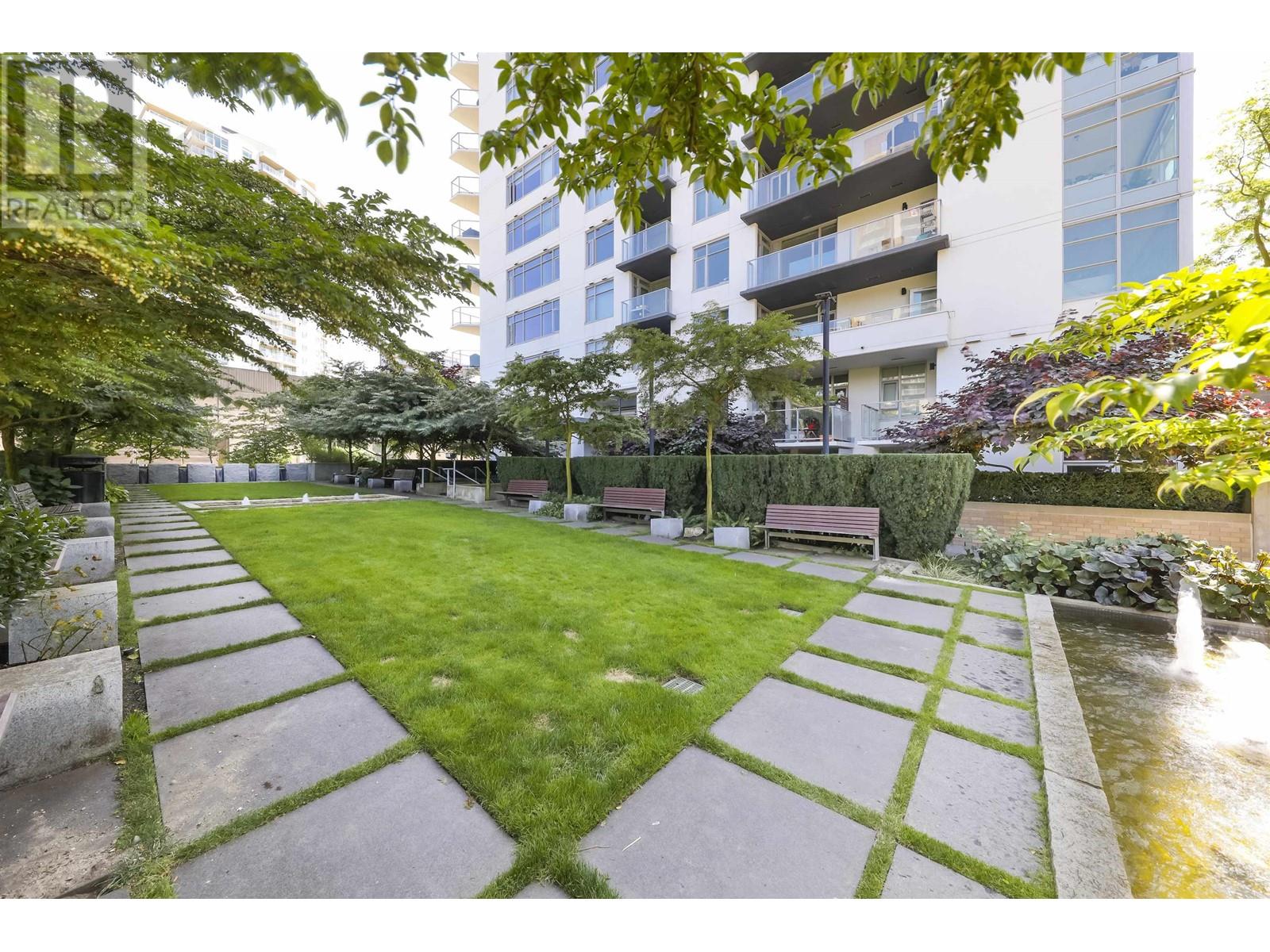 Property at 301 158 W 13TH STREET image 3