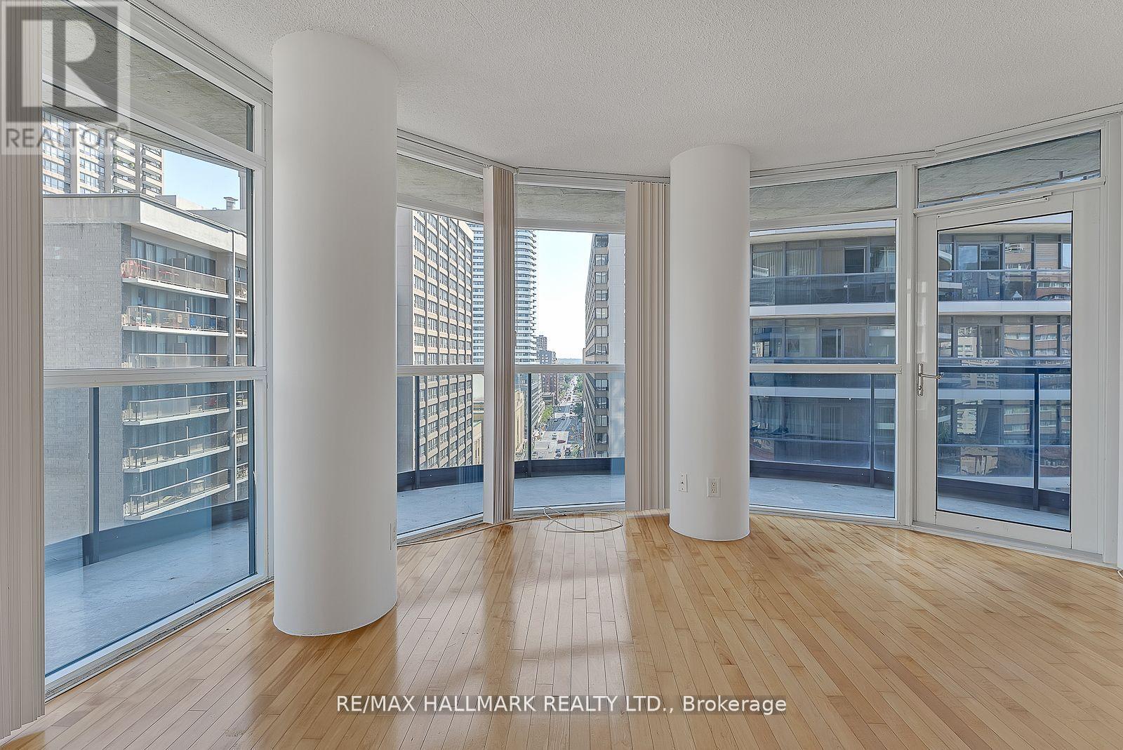 1405 - 21 Carlton Street, Toronto, Ontario  M5B 1L2 - Photo 3 - C12199585