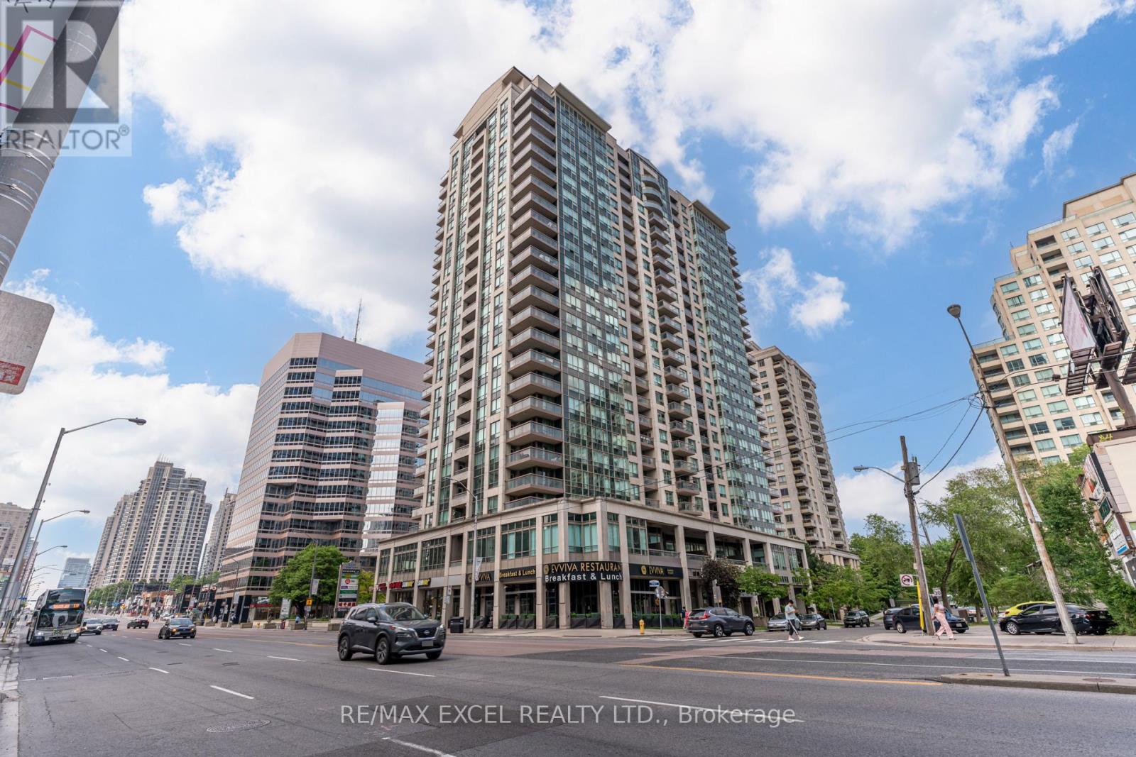 2715 - 18 PARKVIEW AVENUE, Toronto, Ontario