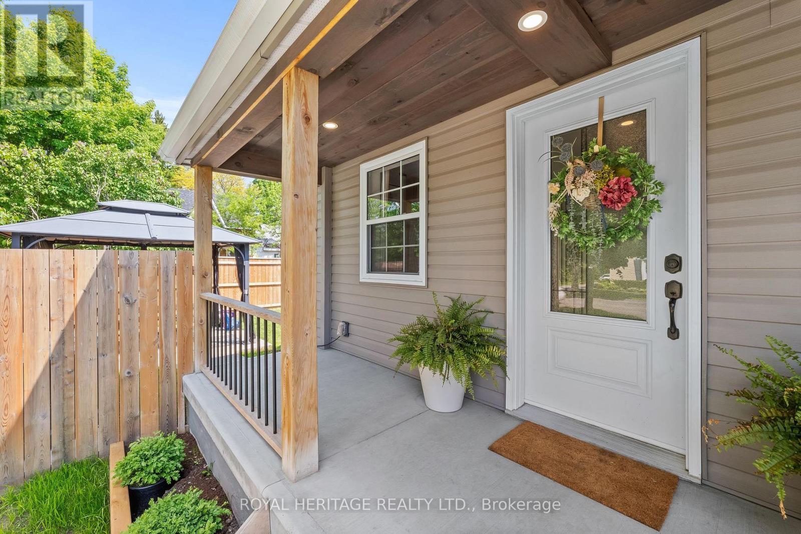 Property at 73 PRINCE EDWARD STREET image 4