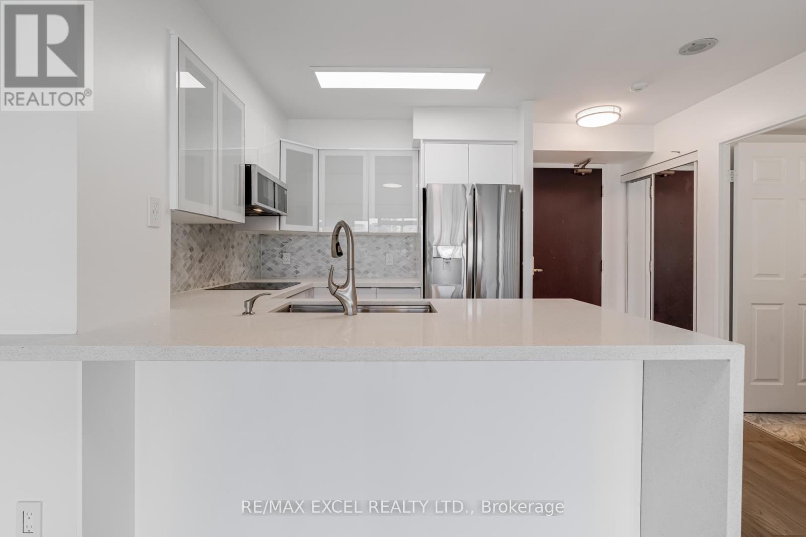 2715 - 18 Parkview Avenue, Toronto (Willowdale East), Ontario  M2N 7H7 - Photo 7 - C12197863